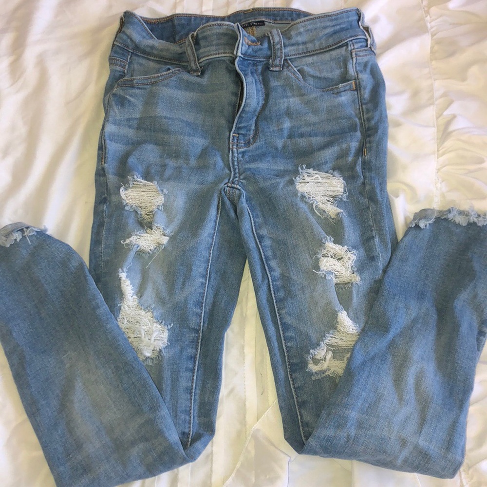 american eagle ripped skinny jeans
